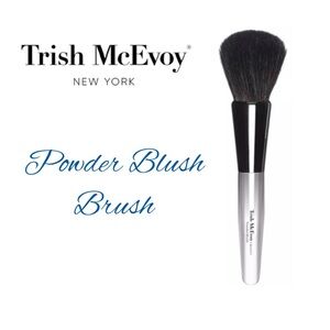 Trish McEvoy 
Powder Blush Brush
  ~NEW~  SOLD OUT on website